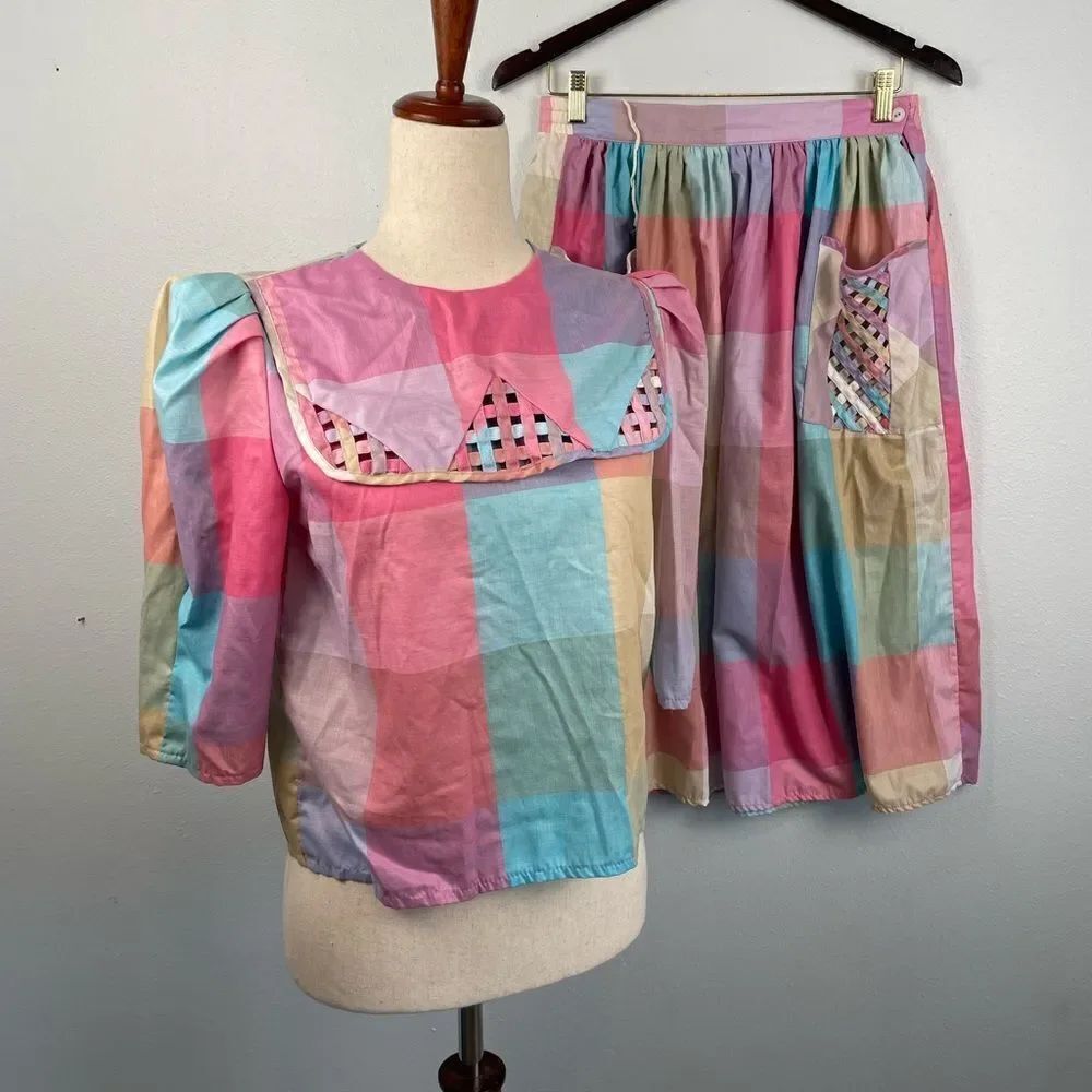 Vintage Oops Too California Pastel Top and Matching Skirt Size M EUC